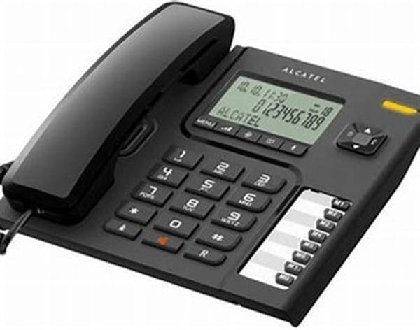 MěÚ Pelhřimov oznamuje občanům, že z důvodu technické poruchy na straně poskytovatele služeb dnes docházelo k nefunkčnosti pevné telefonní linky. V případě potřeby je možné kontaktovat vybrané pracovníky na mobilních telefonních číslech, případně vyřídit své záležitosti elektronicky prostřednictvím e-mailu nebo datové schránky.