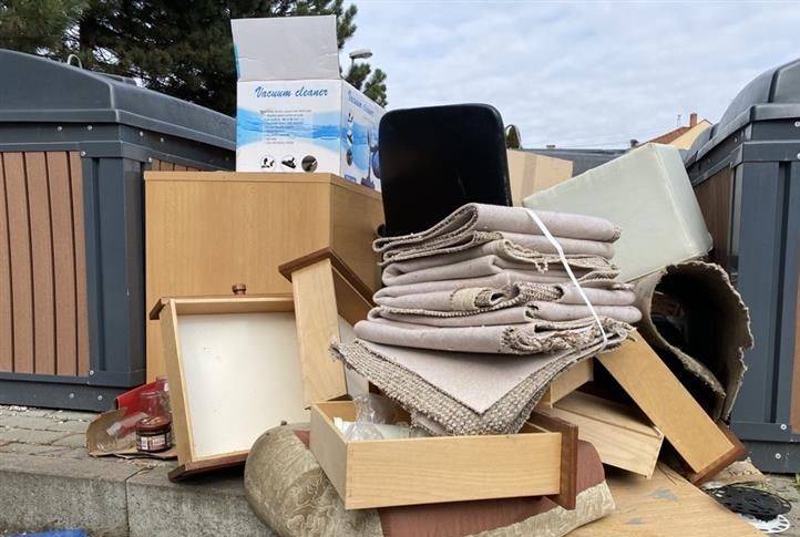 Oznamujeme obyvateľom obce, že v mesiaci  Apríl 2026 sa uskutoční bezplatný zber objemného spáliteľného odpadu..