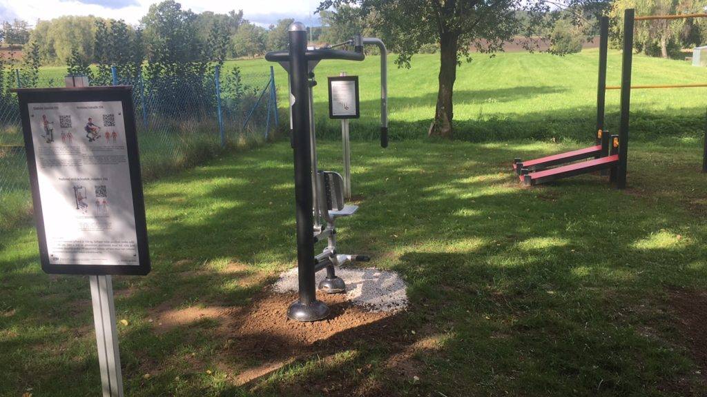 Workoutové hřiště, které bylo zpřístupněno dne 20.9.2022 pro občany obce Předslavice.