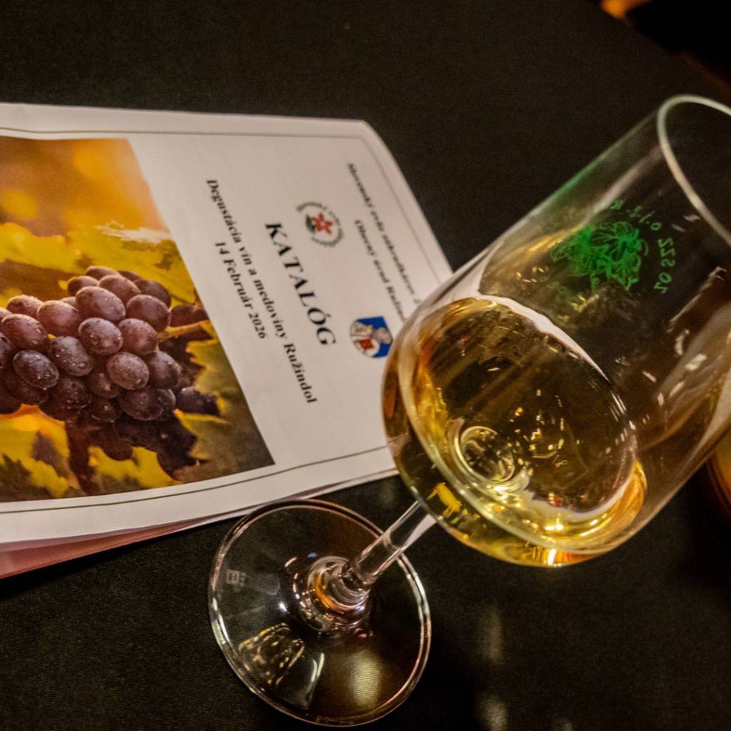 Dňa 14. februára 2026 zorganizovala ZO Slovenského zväzu záhradkárov v Ružindole v spolupráci s obcou Ružindol verejnú degustáciu vín a medoviny.