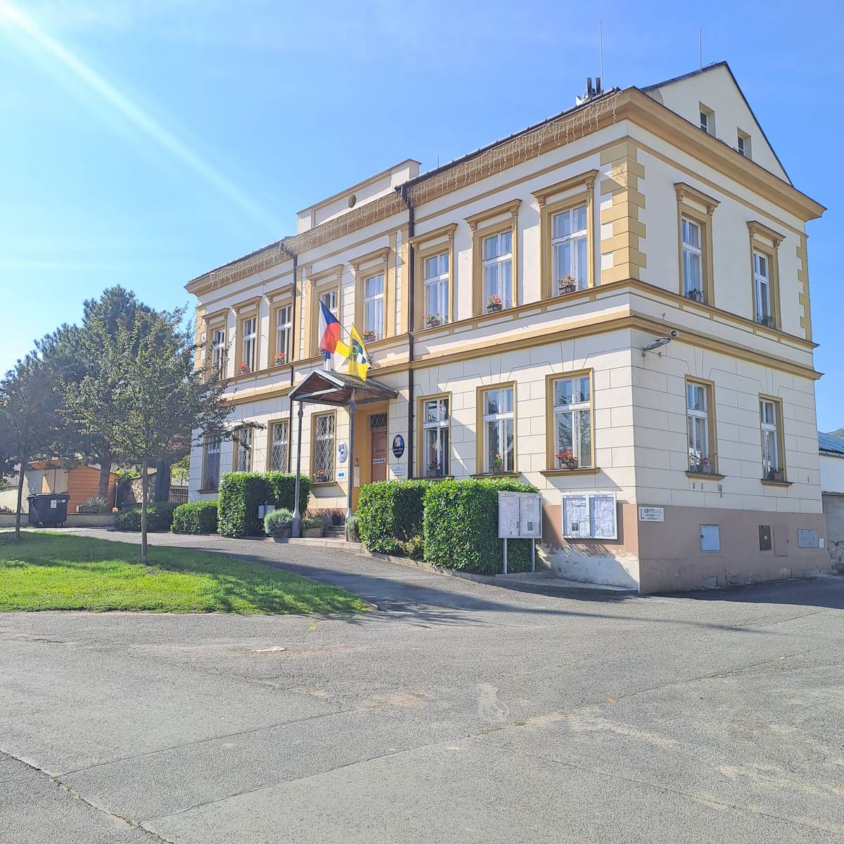 V úterý 17. 2. 2026 úřední hodiny jen do 13:00, děkujeme za pochopení.