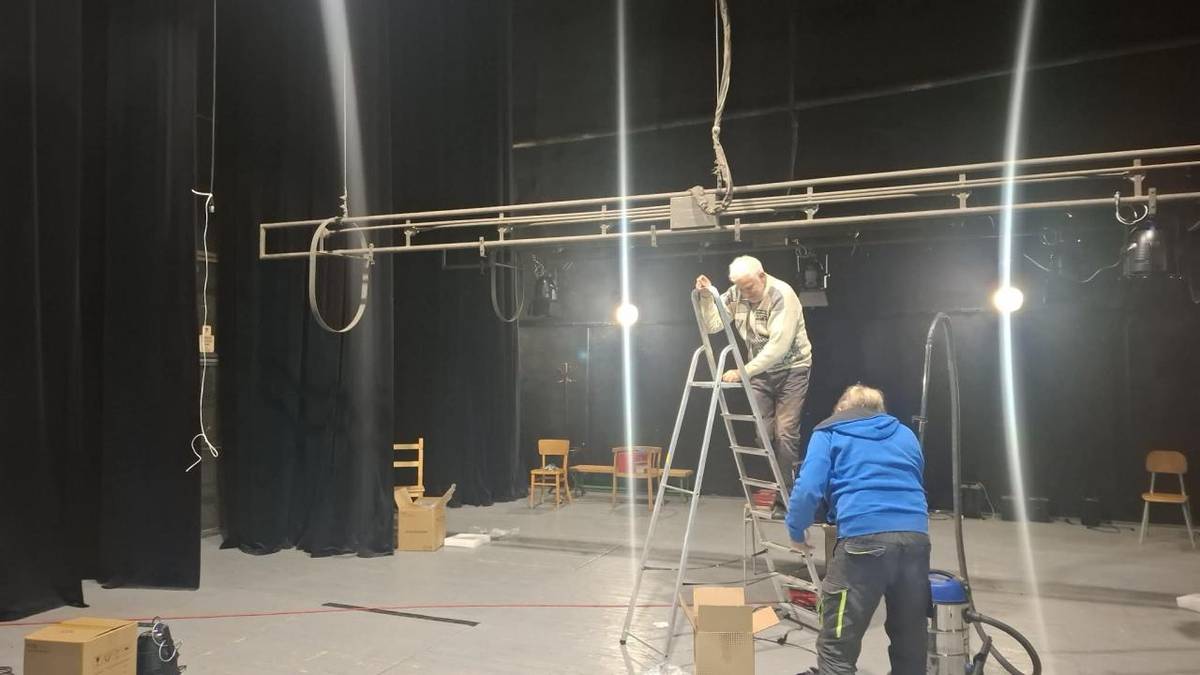 Mesto Tisovec úspešne zrealizovalo projekt „Zasvieťme na kultúru novým svetlom“, ktorého cieľom bola modernizácia svetelno-technického vybavenia mestských kultúrnych priestorov.