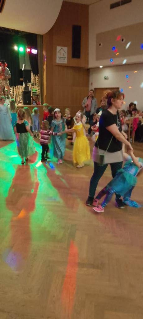 Český svaz žen Sepekov uspořádal pro místní děti nezapomenutelný maškarní ples. Konal se v sobotu 14. února od 14 hodin v Kulturním centru Sepekov.