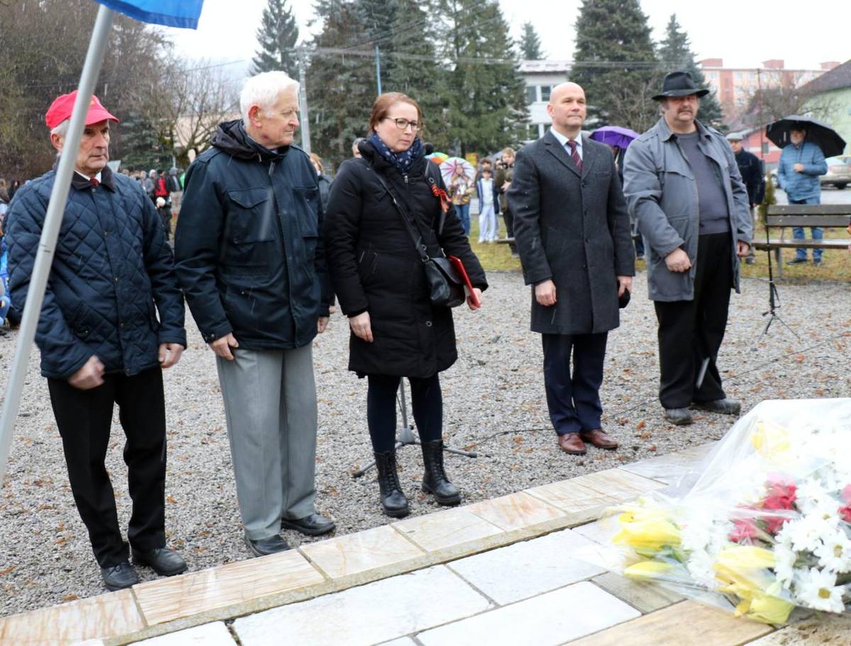 Dňa 10.2.2026 sa v mestskom parku pri pomníku padlým v SNP uskutočnil pietny akt pri príležitosti 81. výročia oslobodenia mesta Hriňová.