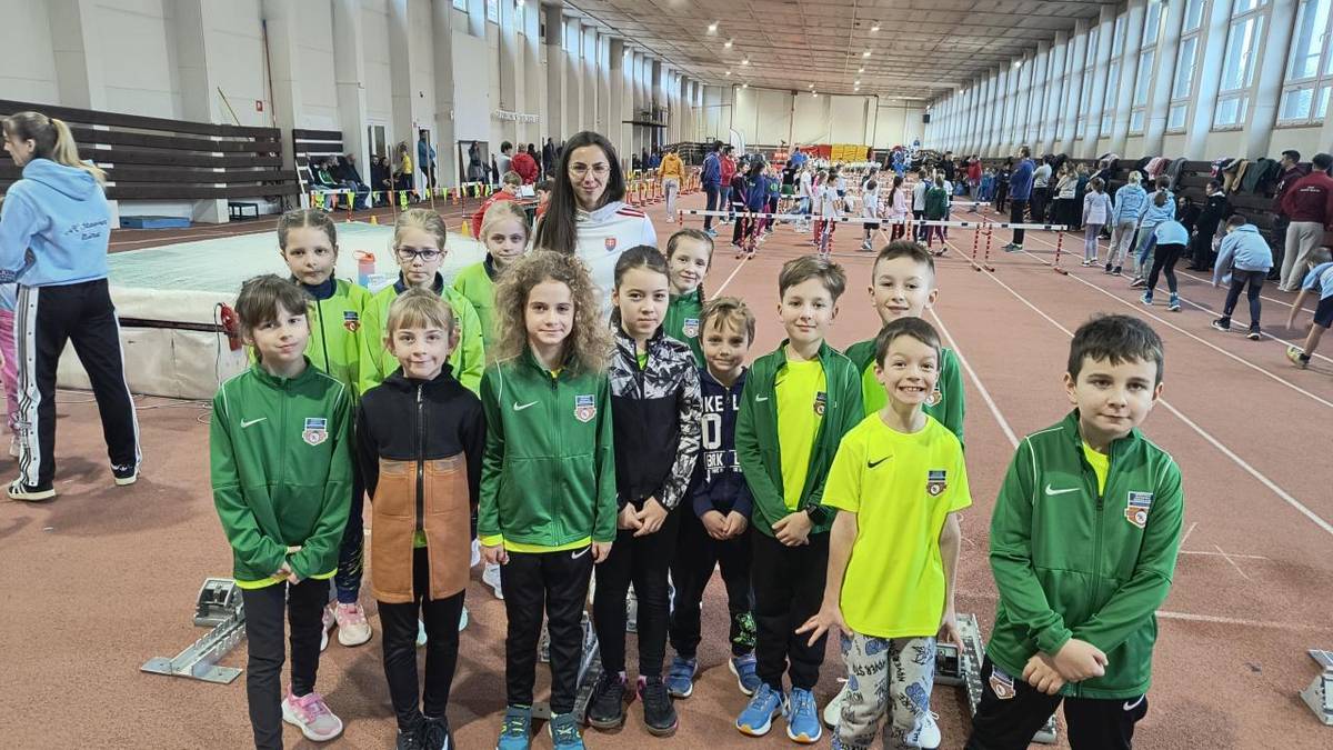 Máme za sebou intenzívny atletický víkend (31. 1. – 1. 2. 2026), počas ktorého naši pretekári bojovali o postupové miestenky na Majstrovstvá SsAZ (28. 2. 2026). V obrovskej konkurencii celého kraja sme ukázali, že Hriňová má športové talenty!