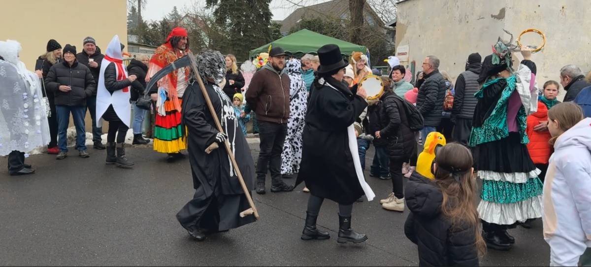 Masopust 7. února 2026  Masopustní průvod šel z Jeníkova do Oldřichova a všichni se skvěle bavili