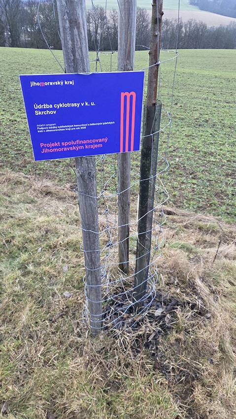 Během letošní sezóny bude probíhat údržba, sekání trávy a další související činnosti na úseku cyklotrasy za přispění z dotace Jihomoravského kraje.