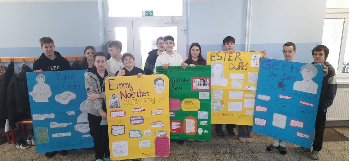 V měsíci únoru se žáci osmého a devátého ročníku zapojili do projektu na téma Ženy ve vědě. Jejich úkolem bylo připravit plakáty o deseti významných ženách, které se nesmazatelně zapsaly do historie světové vědy. Svou práci následně představili mladším spolužákům.