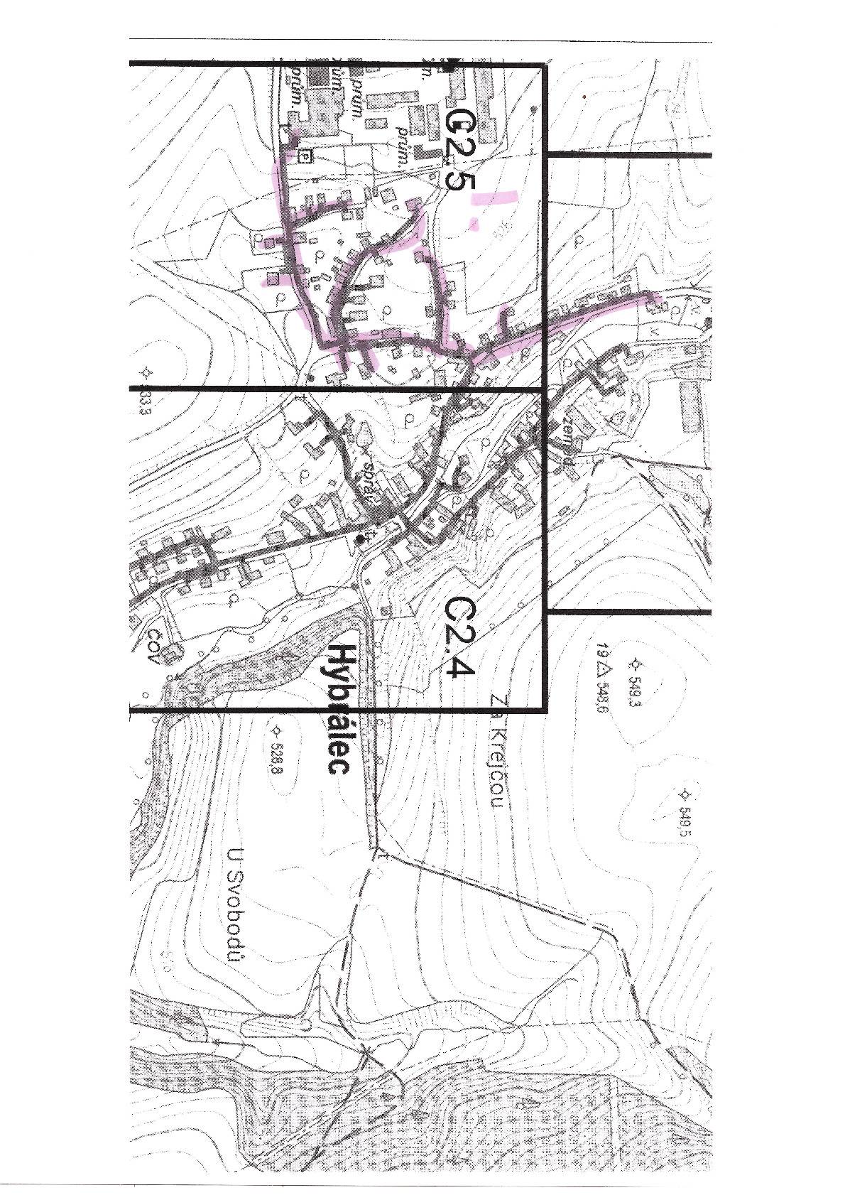 Dobrý den, dostali jsme informaci, že firma GT Services zahájí práce na přípojkách optické sítě v lokalitě dle přiloženého plánu. Budou vlastníky domů postupně obvolávat a navštěvovat, aby se upřesnilo kam budete chtít přípojku přivést. Pokud by jste potřebovali poradit kam si nechat přípojku zavést obraťte se na našeho pana zastupitele Josefa Lindourka, který Vám rád poradí. Kontakt na něj je tel: 777 866 302. Jako stavbyvedoucí za firmu GT Services zde bude vystupovat pan Lubomír Polák tel: 725 140 190 Pokud ještě nemáte podepsanou smlouvu na přípojku optické sítě a máte o ni zájem, prosím postupujte dle instrukcí uvedených v mailu v příloze. Případně se můžete obrátit i na vedení obce.
