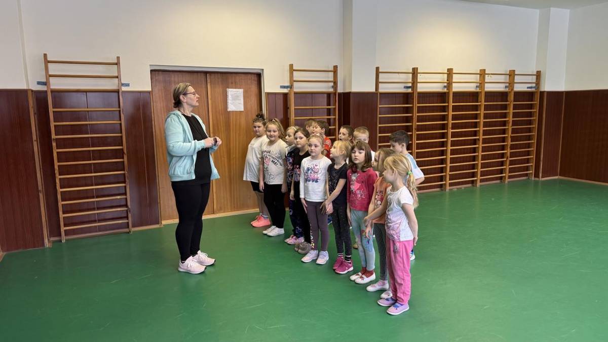 V rámci našeho projektu Patroni tentokrát žáci 9.B vyrazili za svými mladšími spolužáky přímo do hodiny tělesné výchovy.