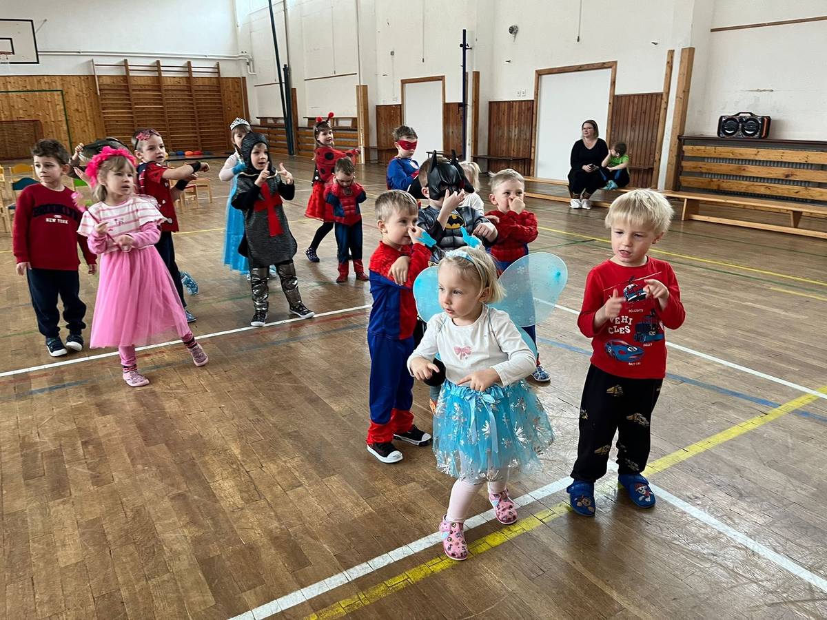 Vážení rodiče, prosíme vás ještě o chvíli strpení s návratem do budovy mateřské školy. V současnosti čekáme na dokončení projektové dokumentace, abychom následně mohli vyhlásit veřejnou zakázku na opravu budovy.   Předpokládáme a doufáme, že oprava by mohla být dokončena v první polovině následujícího školního roku. Děláme vše pro to, aby se vaše děti cítily v prostorách základní školy co nejlépe.