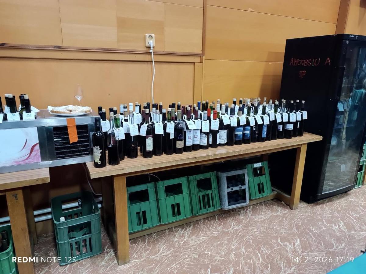 Verejná degustácia vín a medoviny sa uskutočnila 14.2.2026 spolu s ďalšími akciami ako obecná zabíjačka , či pochovávanie basy. Dobré jedlo, dobré vínko a dobrá nálada pritiahli do sály kultúrneho domu mnoho návštevníkov.