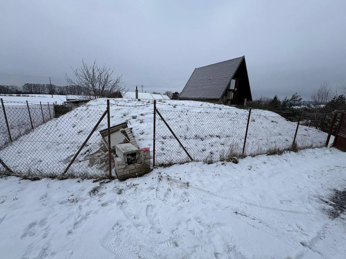 Z důvodu poškození přívodu elektrické energie pro čerpání vody, prosíme, abyste omezili užívání pitné vody, než se nám povede závadu odstranit (cca do 12 hod.). Zároveň žádáme řidiči, aby se nám přihlásil. Děkujeme za pochopení.