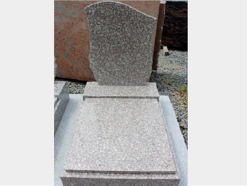 Bude v sobotu od 9.00 do 9.30 přijímat objednávky na místním hřbitově.