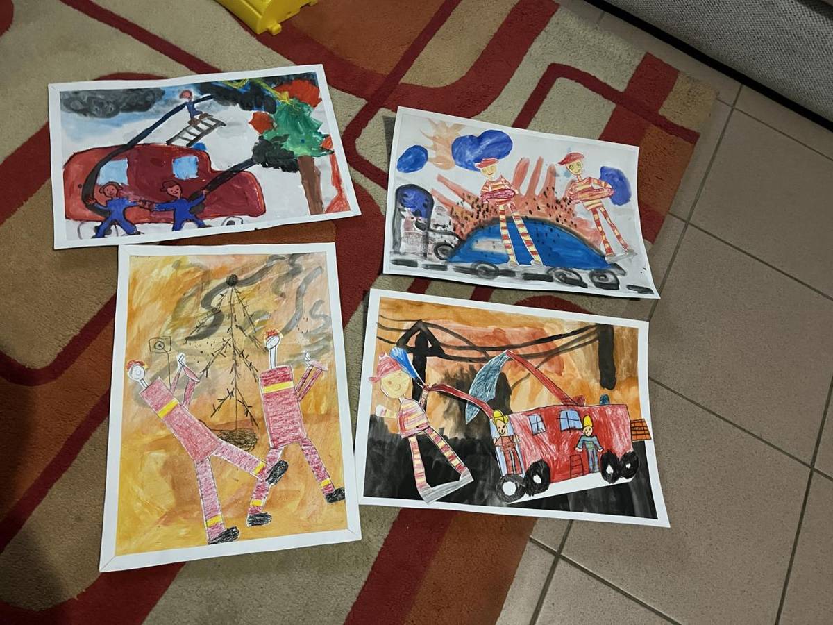 Zasíláme do výtvarné soutěže tyto práce, ze kterých máme radost. Téma Elektrický proud -prospěšnost i nebezpečí 1. J. Eliáš, 2. L. Koláčková, 3. M. Soukop, 4. N. Srncová