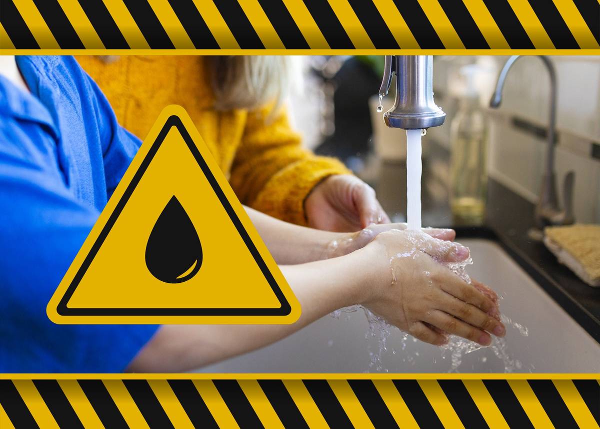 ⚠️Informujeme občanov, že Trnavská vodárenská spoločnosť a. s. bude v piatok 27. 02. 2026 od 08.00 h do 14.00 h pracovať na oprave poruchy na vodovodnom potrubí v Leopoldove (Nádražná 515/74). ⏰Počas týchto prác bude prerušená dodávka pitnej vody približne od 09.00 h do 12.00 h na Nádražnej ulici. 💙Ďakujeme za porozumenie.