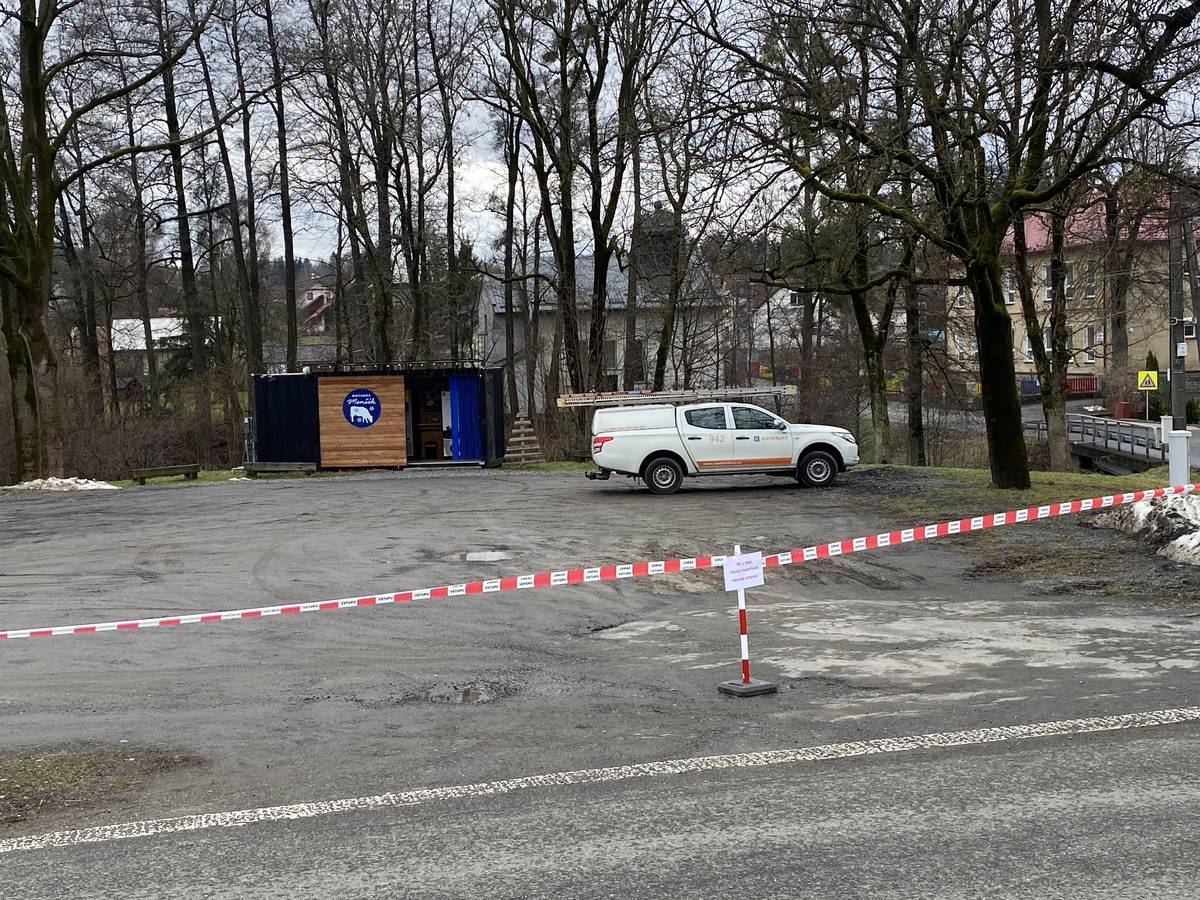 Ve čtvrtek 25. 2. 2026 bude na parkovišti u Dolního kostela platit zákaz stání z důvodu plánovaného kácení stromů. Prosíme řidiče, aby svá vozidla přeparkovali a respektovali toto dočasné omezení.