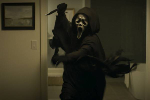 26.02.26 20.00  V poklidném městečku, kde si Sidney Prescott (Neve Campbell) vybudovala nový život, se objeví nový vrah v masce Ghostface. Psychopatický vrah se tentokrát vůbec neskrývá – je chorobně posedlý zničit Sidney celý její život. Nejtemnější obavy Sidney se naplní, když se její dcera (Isabel May) stane jeho dalším cílem. Odhodlaná...