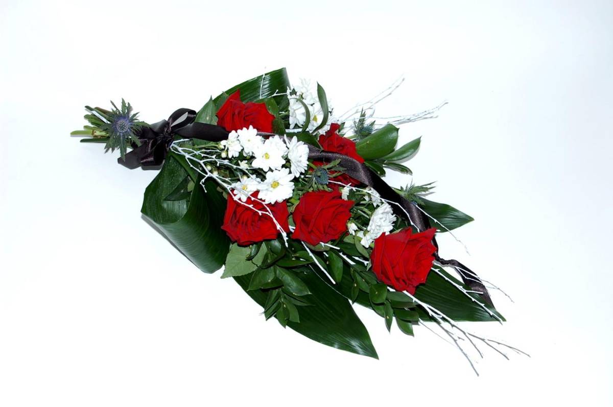 Ve věku úctyhodných 97 let nás navždy opustila paní Zdeňka Plátková. Sportovkyně, sokolka, pracovnice obecního úřadu, dlouholetá členka Sboru pro občanské záležitosti, pamětnice a hlavně neustále milá a usměvavá žena s nadhledem.