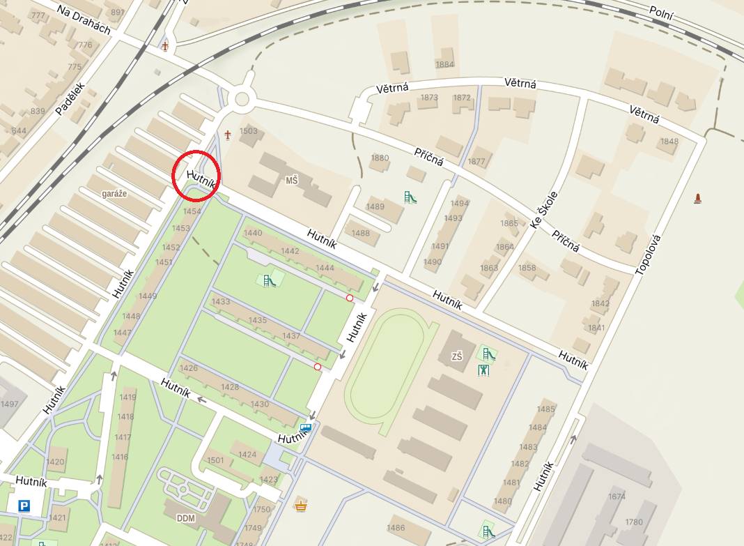 Město upozorňuje řidiče na změnu dopravního značení v lokalitě Hutník, kde dochází k úpravě přednosti v jízdě. Nové dopravní značení je již na místě a žádáme všechny řidiče, aby při průjezdu oblastí dbali zvýšené opatrnosti a věnovali pozornost svislému i vodorovnému značení. Přesnou lokaci naleznete na níže uvedené mapě.