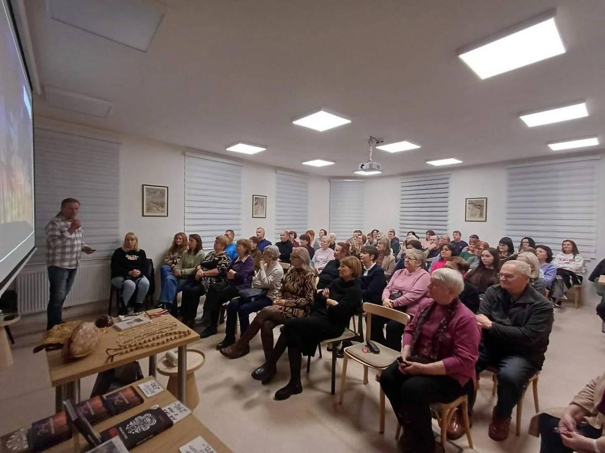 V pátek se v prostorách obecního úřadu uskutečnila inspirativní cestovatelská přednáška Petra Nazarova, která nás alespoň na chvíli přenesla až na samotné havajské ostrovy.