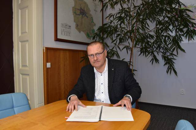 Během něho se podařilo realizovat řadu opatření zlepšujících kvalitu veřejného prostoru, životního prostředí i služeb pro obyvatele.                               Číst dál...