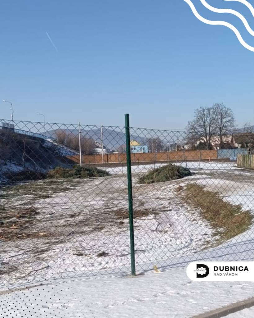 Dubnica nad Váhom otvára v pondelok 2.3.2026 o 10.00 h zberný dvor biologicky rozložiteľného odpadu – kompostovisko na Ulici športovcov, kde si obyvatelia Dubnice ako poďakovanie za zodpovedné triedenie odpadu môžu bezplatne vyzdvihnúť certifikovaný kompost.