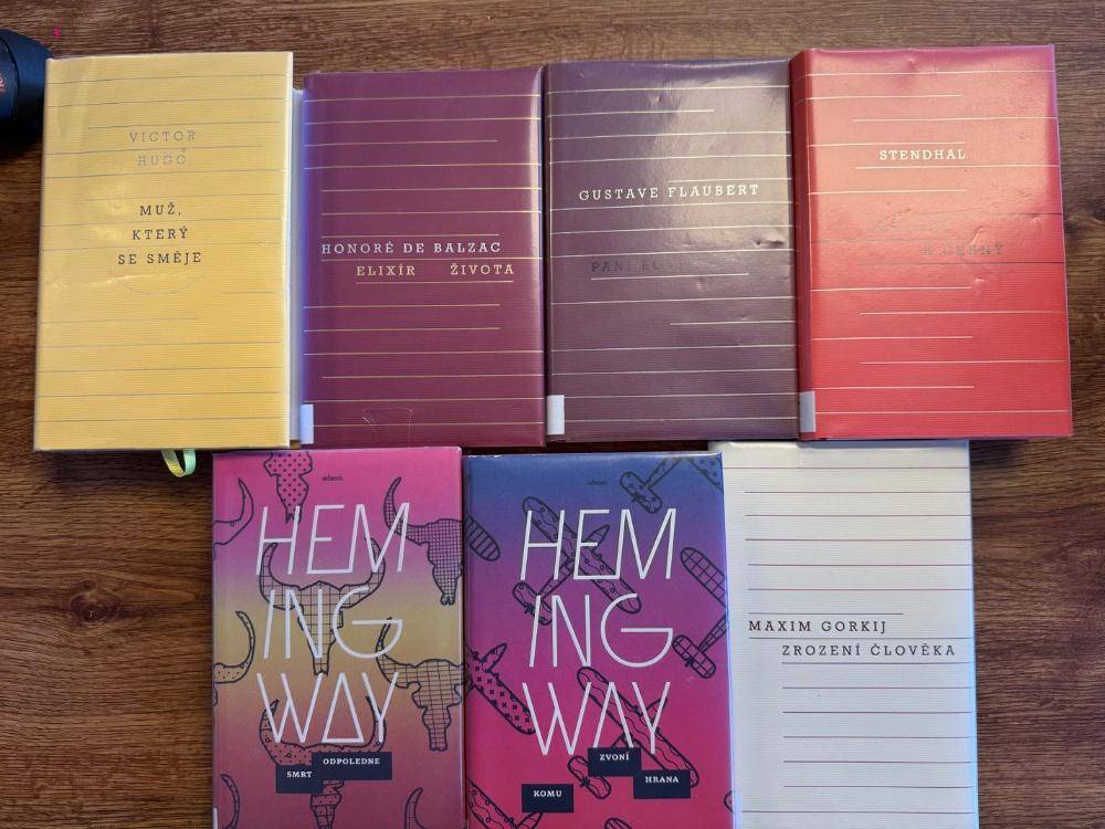 Opět děkujeme našim spoluobčanům za krásné knižní dary, které obohatí naši knihovnu.