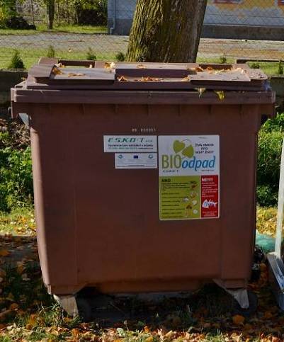 Pravidelný týdenní svoz bioodpadů (hnědé kontejnery 770 l, 1 100 l) bude v naší obci probíhat vždy v úterý, a to od 10. března 2026.