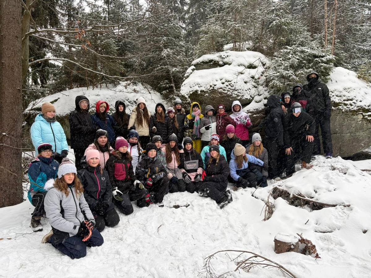 Ve dnech 15.2.-21.2.2026 proběhl lyžařský výcvikový kurz pro žáky 2. stupně základní školy.