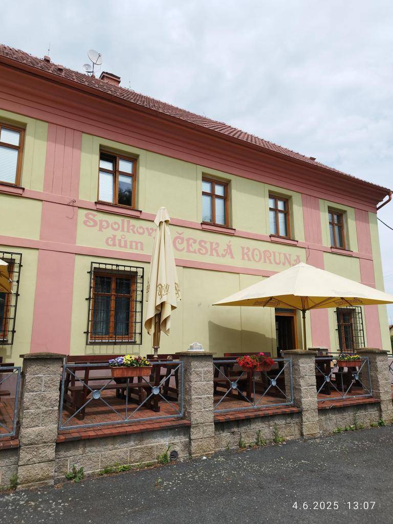 otevírací doba místní restaurace od března 2026