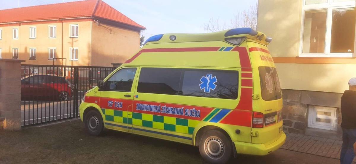 Dne 26.02.2026 navštívili naši školu zdravotníci z organizace Zdravotníci s.r.o., aby vedli kurz první pomoci.