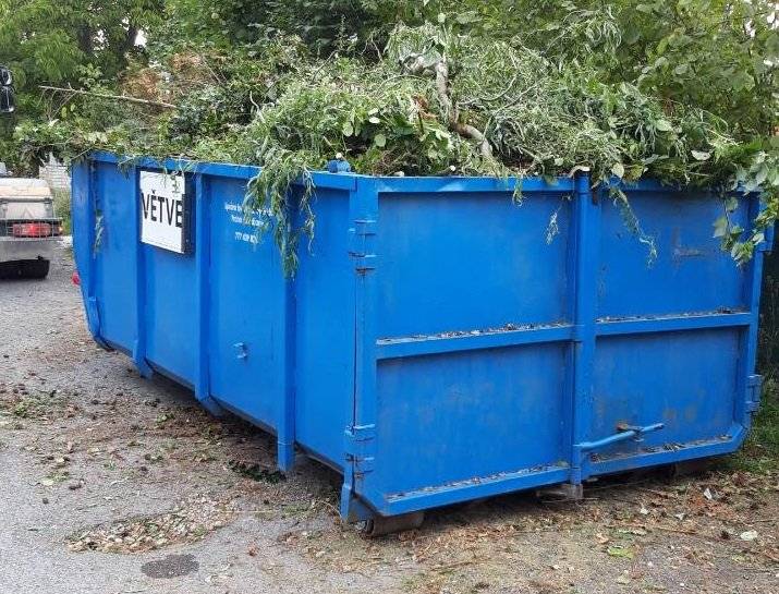 Vážení občané, od soboty 7.3.2026 bude opět otevřen místní  "ekodvůr".  V březnu bude otevřeno pouze o sobotách v čase 9:00 -12:00 hodin. Od dubna bude otevřeno: úterý        16:00 - 19:00 hodin sobota       9:00 - 12:00 hodin Více informací naleznete na webu obce - https://ricmanice.cz/eko-dvur/