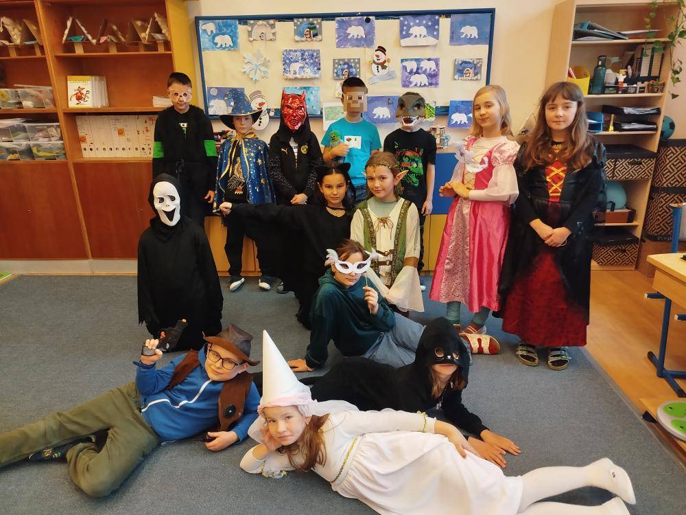 Děti si ve školní družině užily masopustní karneval plný barevných masek a radosti. Nechyběla ani soutěž o nejlepší kostým, ve kterém děti předvedly svou fantazii a nápaditost. Všichni soutěžící byli odměněni drobnými cenami a společně si užili chvíle plné tance a dobrých nápadů.  Lilija Kovnacká