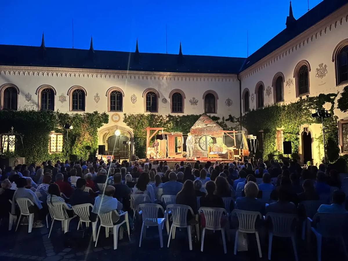 Přehled plánovaných akcí na zámku Sychrově pro rok 2026.  Změna programu vyhrazena.