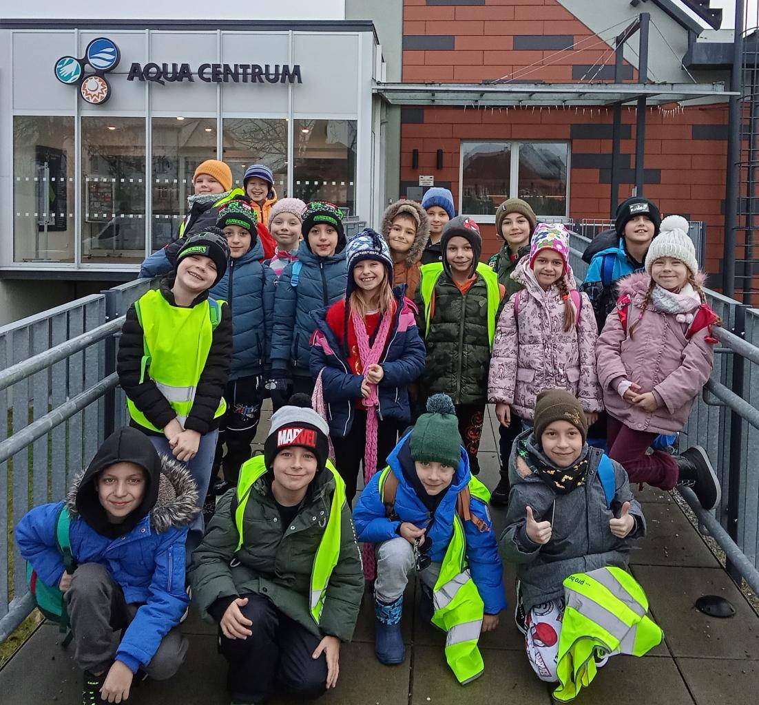 V pondělí 23. února ukončili naši druháci a třeťáci letošní plavecký výcvik.