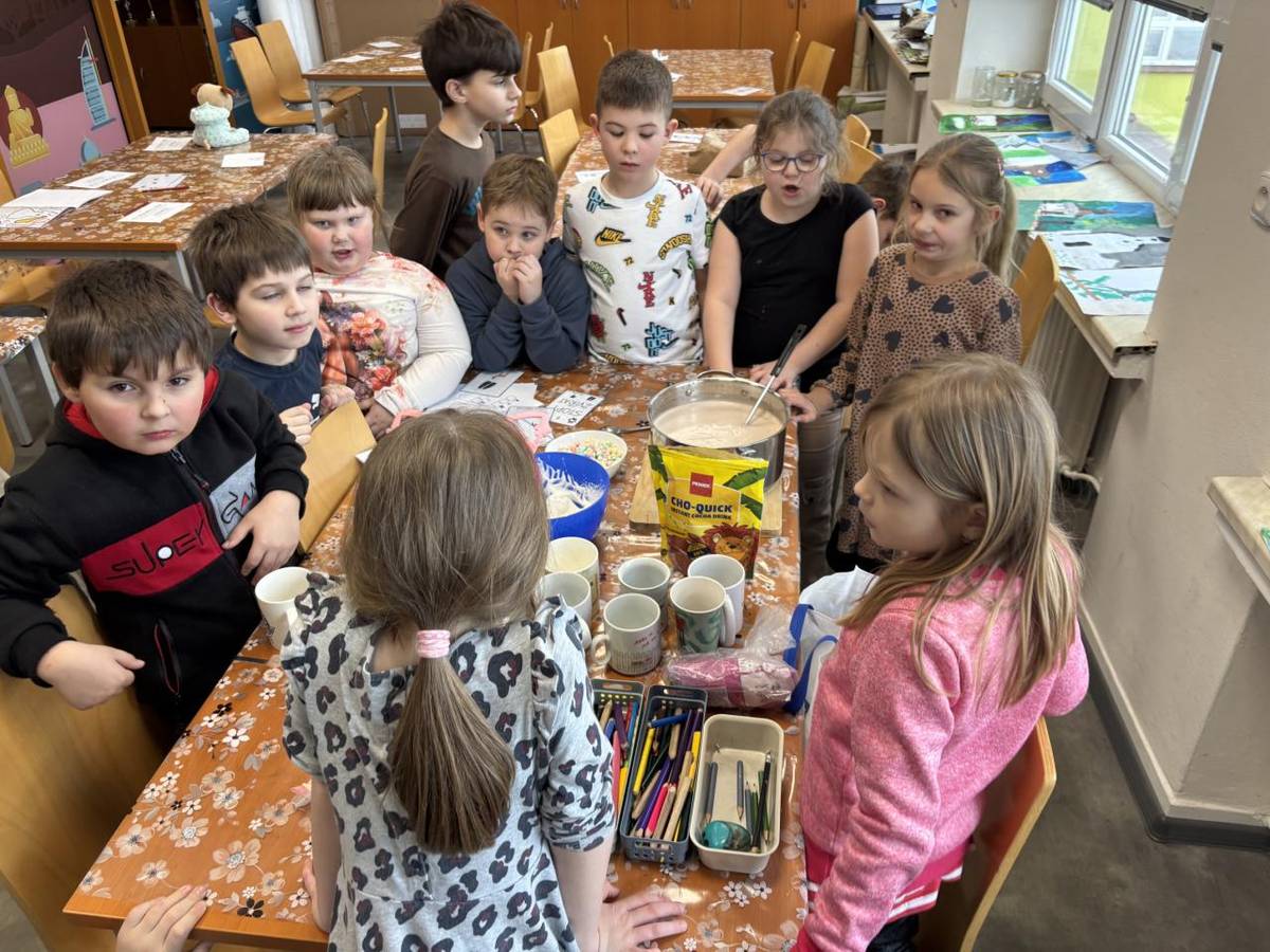 Únor ve žluté družině