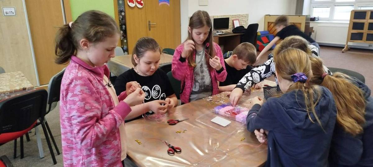 Únor ve fialové družině