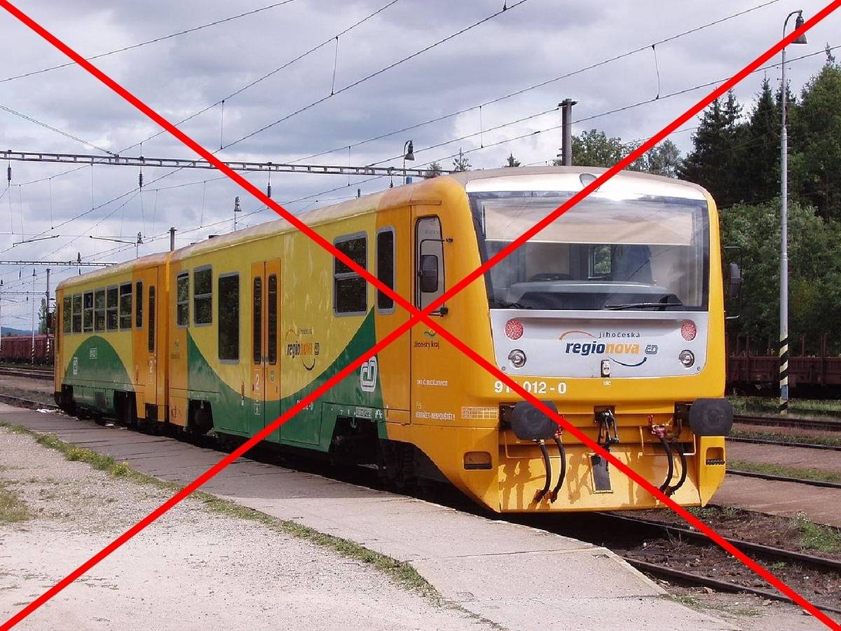 Provozovatel dráhy Správa železnic, s. o., informuje o denních výlukách na železničních tratích č. 037 a 038, které proběhnou v následujících termínech a úsecích: 16., 17., 18. a 19. března 2026 (vždy od 8:00 do 13:30 hodin)  úsek Liberec - Raspenava; úsek Raspenava - Bílý Potok pod Smrkem   23., 24., 25. a 26. března 2026  úsek Raspenava - Frýdlant v Čechách (vždy od 8:00 do 13:00 hodin); úsek Frýdlant v Čechách - Černousy (vždy od 7:45 do 14:00 hodin)  Důvodem výluk je kácení a ořez porostu v dotčených úsecích tratí. V souvislosti s těmito výlukami přijme dopravce České dráhy, a. s., následující opatření:  Vlaky jsou po dobu výluk nahrazeny náhradní autobusovou dopravou podle výlukových jízdních řádů. Ve dnech 16. - 19. 3. 2026 budou vlaky nahrazeny autobusy v úseku Liberec - Raspenava - Bílý Potok pod Smrkem a zpět. Ve dnech 23. - 26. 3. 2026 budou vlaky nahrazeny autobusy v úsecích: Raspenava - Černousy a zpět Raspenava - Nové Město pod Smrkem a zpět    Upozornění Po dobu výluky nebude v úseku s náhradní autobusovou dopravou garantována služba uvedená v jízdním řádu u jednotlivých vlaků - tzn. "Přeprava spoluzavazadel".  Přeprava kočárků bude možná pouze do vyčerpání kapacity autobusu náhradní dopravy.