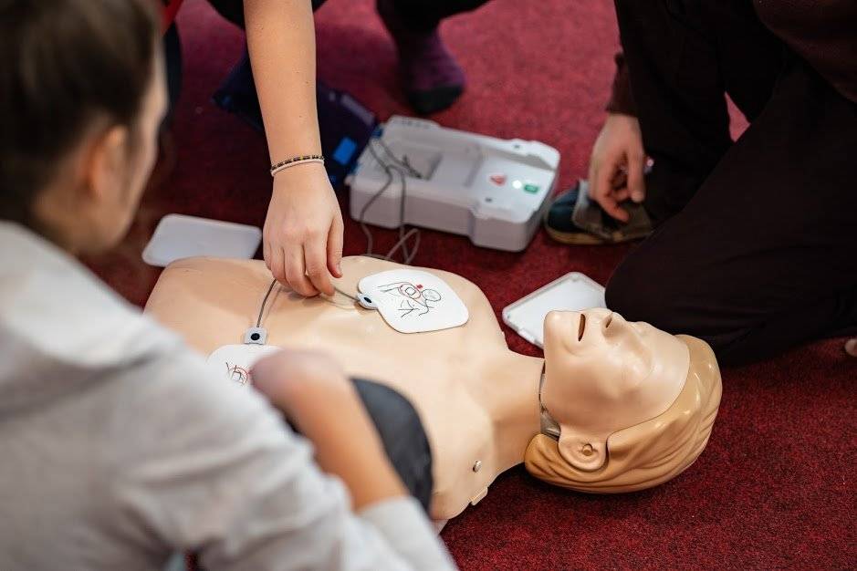 Milí spoluobčané,  dnes 3. 3. 2026 od 10 hodin začíná v zasedací místnosti kurz první pomoci. Máte-li chuť a čas přijďte na obecní úřad.  ICOS Český Krumlov.