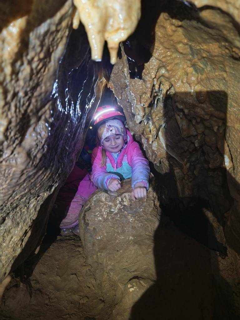 Výprava do Němcovy jeskyně, byla nejen zábavná, ale i poučná.