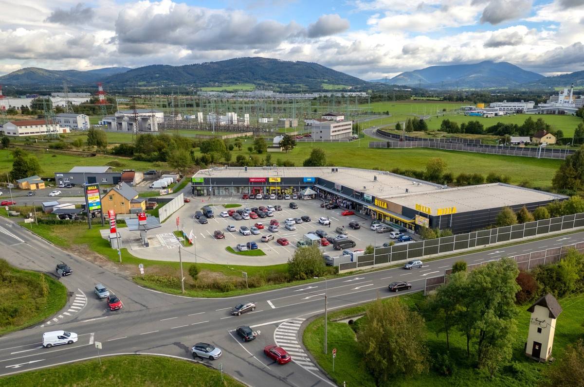 Na nepřehledné křižovatce v Dobré u obchodního areálu se stávaly dopravní nehody, bohužel i tragické. Vstřícný krok vedení Frýdku-Místku umožnil urychlení přestavbu této křižovatky na kruhový objezd. Investorem stavby je Moravskoslezský kraj.   Čtěte na webu zde: DÍKY VSTŘÍCNOSTI FRÝDKU-MÍSTKU ZAČNE PŘESTAVBA NEBEZPEČNÉ KŘIŽOVATKY V DOBRÉ | Frýdek-Místek