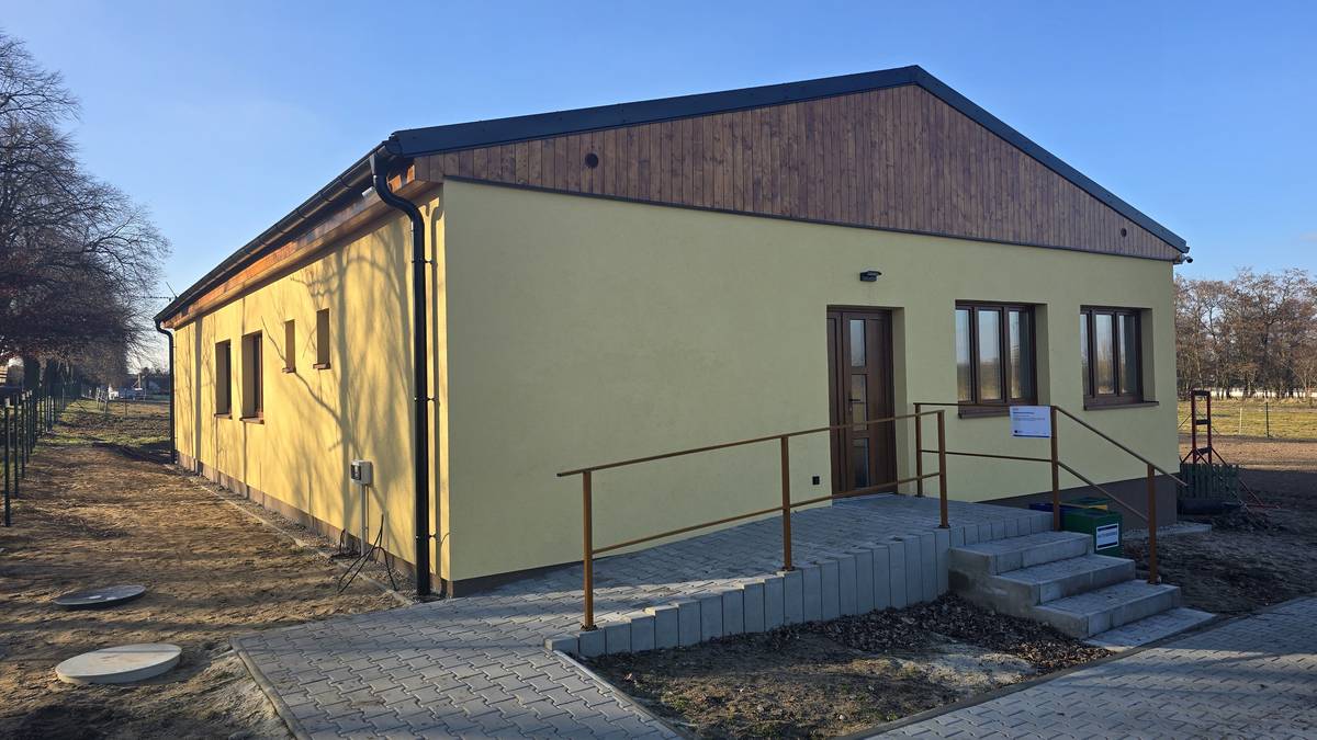 Díky podpoře MAS – Střední Polabí se podařilo realizovat projekt „Novostavba klubovny“. Obec tak získala nové moderní prostory určené místním dětem, seniorům i všem aktivním občanům pro jejich pravidelné i jednorázové aktivity. Projekt byl financován částkou 1 599 995,00 Kč z programu SP SZP. Děkujeme za podporu, která přispívá ke zkvalitnění komunitního života v Zárybech. Zveme všechyn občany na slavnostní otevření, které se bude konat 21. 3. 2026 od 15:00 h.