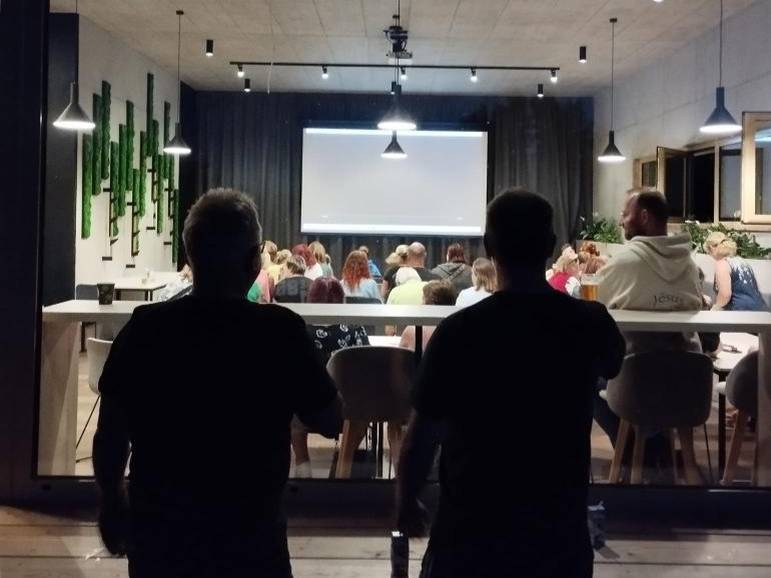 Srdečně zveme na promítání nové české komedie Dream team.