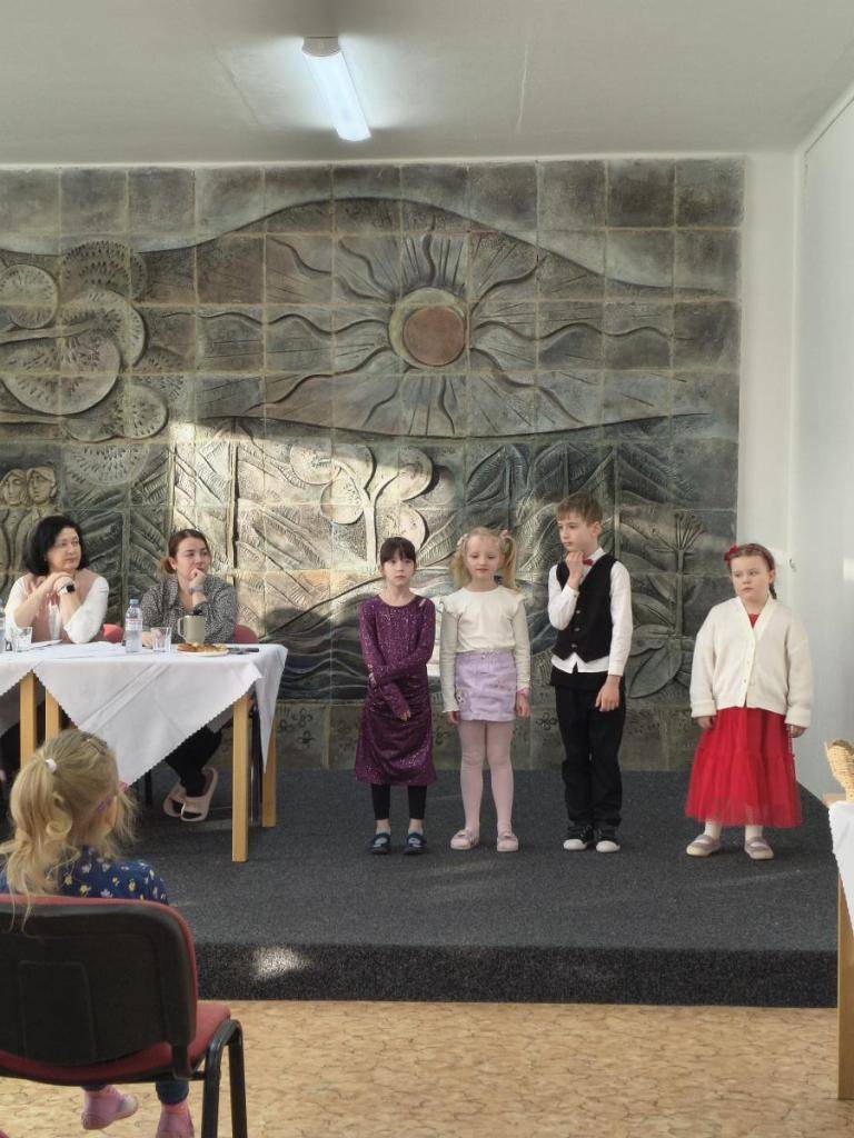 Dne 26. února se na Základní škola Karla Vokáče konalo školní kolo recitační soutěže. Recitační soutěž nebyla jen o přednesu básní před publikem, ale především o pečlivé a cílené přípravě každého žáka.