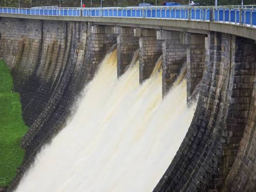 Vážení občané, informujeme vás, že plánovaná úplná uzavírka silnice III. třídy č. 14531 z Husince do Prachatic přes hráz přehrady Husinec je posunuta. Uzavírka nově začne 9. 3. 2026. Ostatní informace týkající se rozsahu prací i vedení objízdné trasy zůstávají beze změny a naleznete je zde Děkujeme za pochopení.
