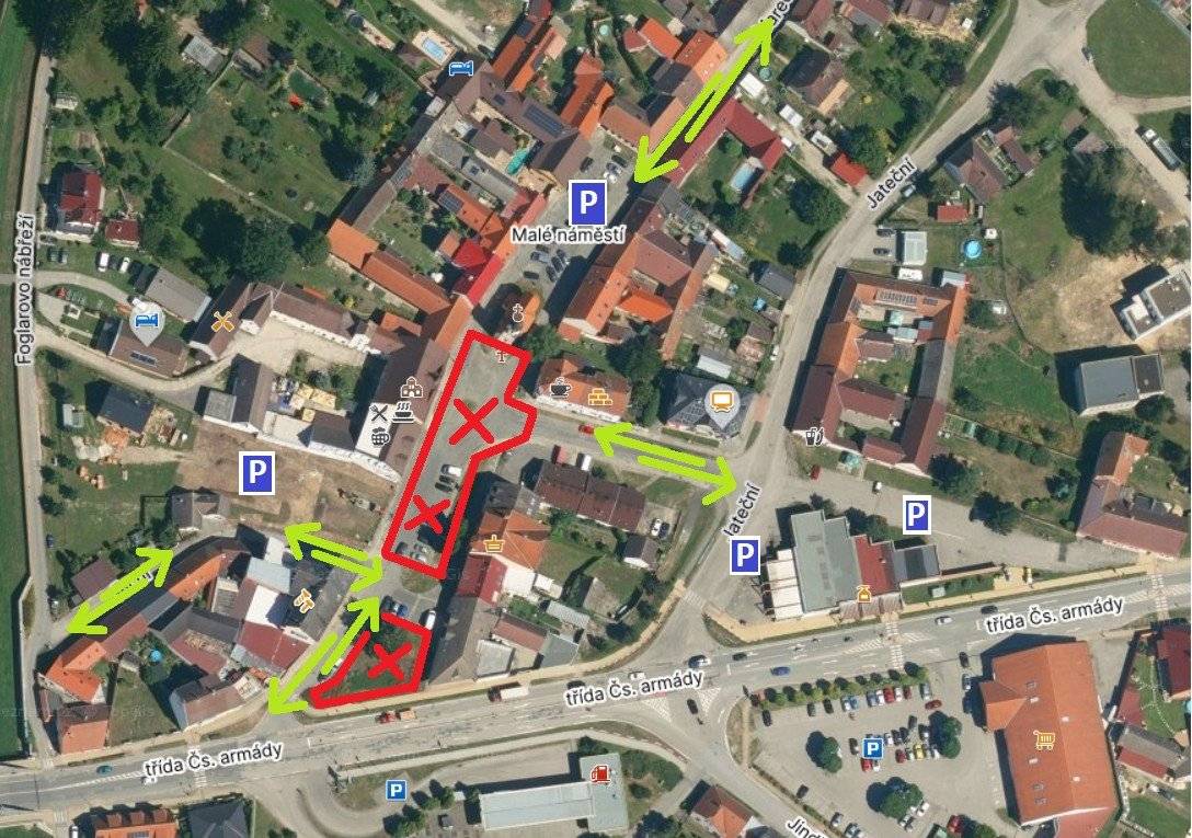 POZOR, na dvou místech města bude od pondělí 2. března významné omezení jízdy motorových vozidel.  Budou zahájeny stavební práce  👉 uprostřed Malého náměstí, takže nebude průjezdné 👉 ve vnitrobloku ulice Ak. Bydžovského (mezi bytovými domy a garážemi), takže zde nebude možné parkovat, a to ani v garážích 🚶➡️Pro pěší bude přístup v obou lokalitách zajištěn a podnikatelé na Malém náměstí budou fungovat. Neváhejte a přijďte je podpořit svým nákupem.