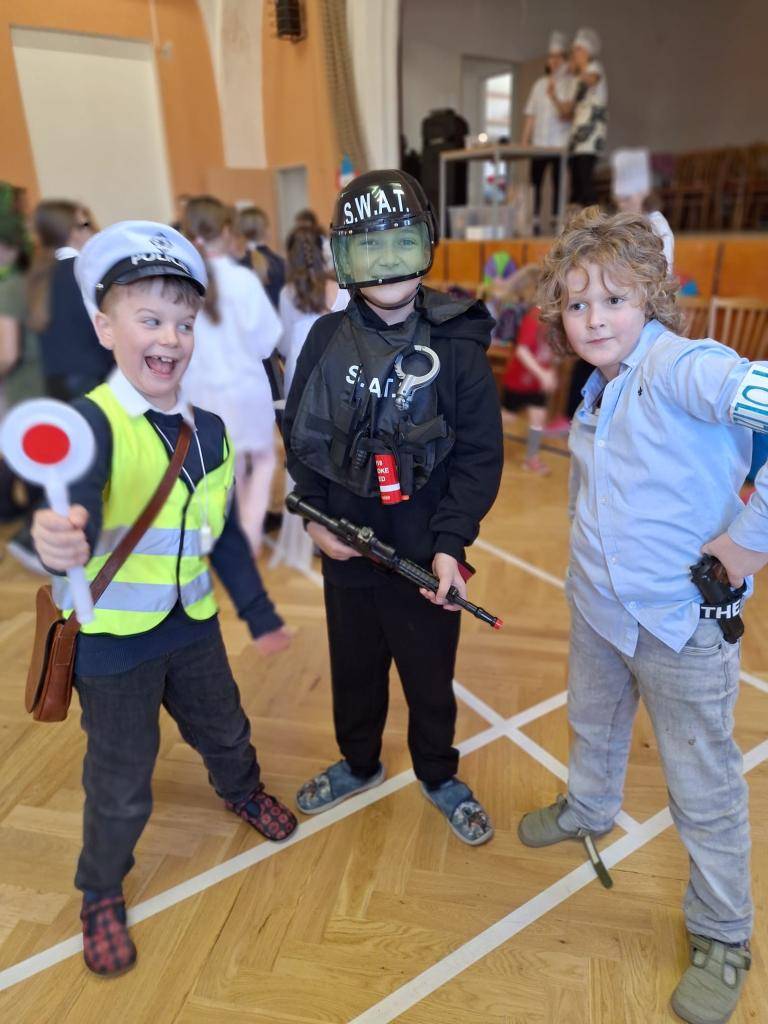 Děti řádily na karnevalu.