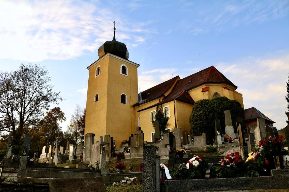 REVITALIZACE HŘBITOVA - OMEZENÍ: Informujeme občany, že od středy 4. 3. do pátku 6. 3. 2026 bude uzavřen „nový hřbitov“ ve Kdyni (část vlevo nad kostelem), starý urnový háj a parkoviště u hřbitova z důvodu plánované revitalizace hřbitova, provádění kácení stromů a odvážení kmenů těžkou technikou.