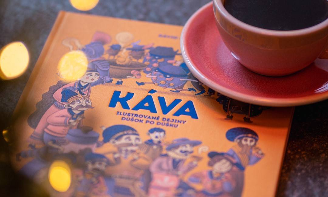 Pri zapožičaní knihy v rámci podujatia Týždňa slovenských knižníc si každá čitateľka ako pozornosť k MDŽ vychutná šálku dobrej kávy.